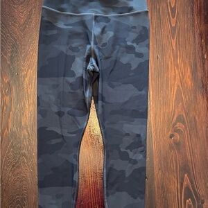 ALO Yoga dark grey Camouflage Leggings